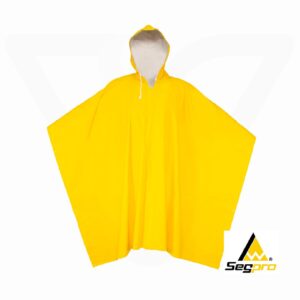Abrigo de PVC Amarillo Segpro cuenta con capucha y una cinta reflectiva de 19.5cm